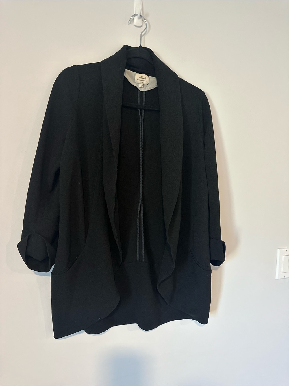 Wilfred Black Silk Tailored Blazer Jacket Size 2 Made with Japanese Fabric - Picture 5 of 11